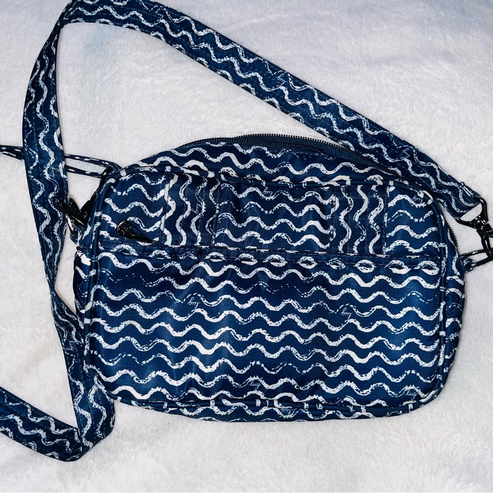 LUG Carousel Crossbody Bag - Picture 3 of 11